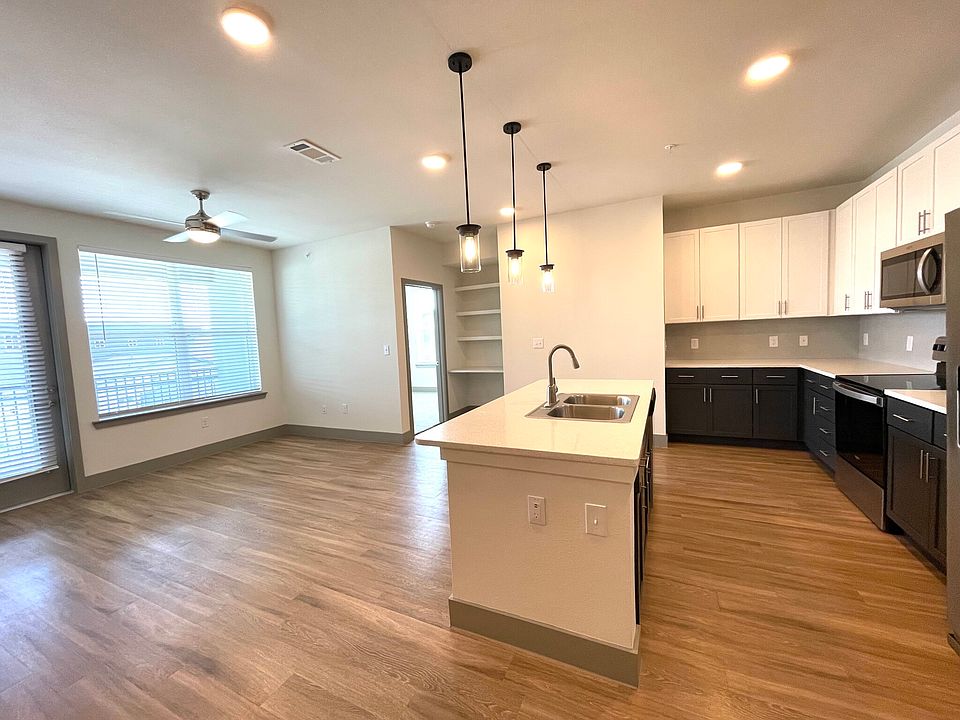 1st image of 750 E Olympic Dr #6122