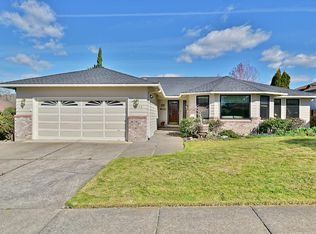 1832 Valley View Dr, Medford, OR