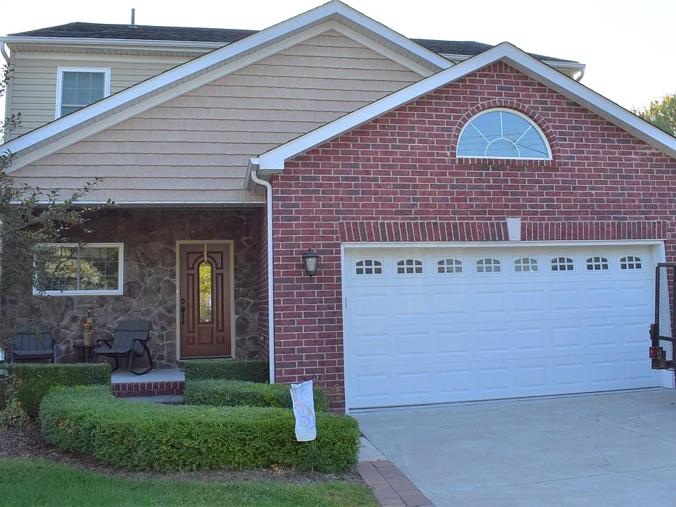 39046 Lakeshore Dr