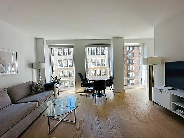 1st image of 15 W 61st St APT 10G