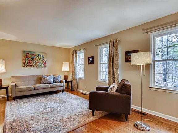 4th image of 3333 Northbrook Dr