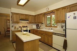 4th image of 111 Borden Dr