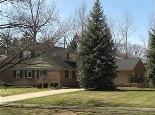 21576 S Woodland Rd, Shaker Heights, OH 44122