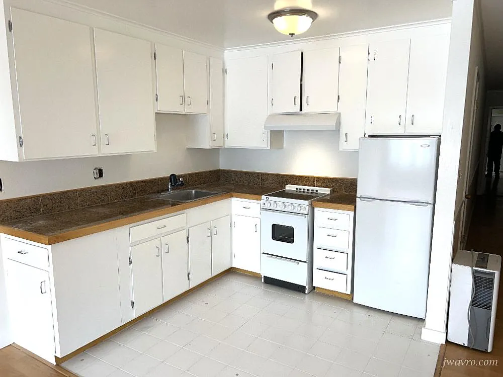USF/Lone Mountain 2bd/1ba w/pkg avail — Photo 2