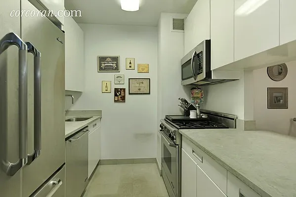 Sold by Corcoran | media 3