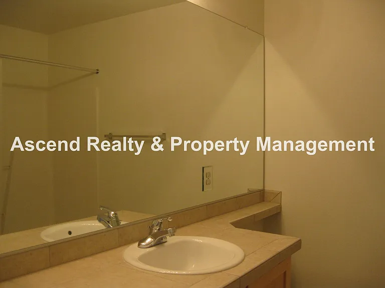 15330 SW Mallard Dr #103 — Photo 10