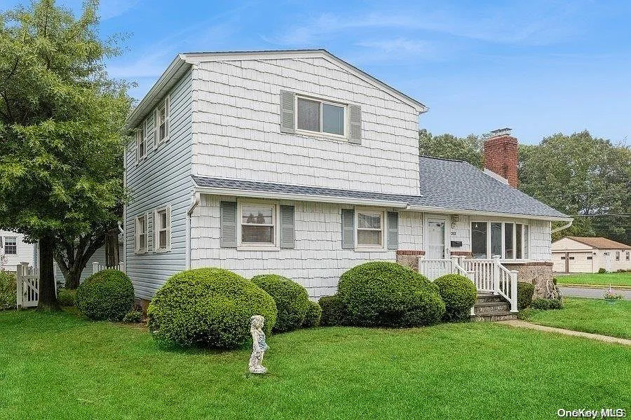 3 bed, $4,995 — Photo 1