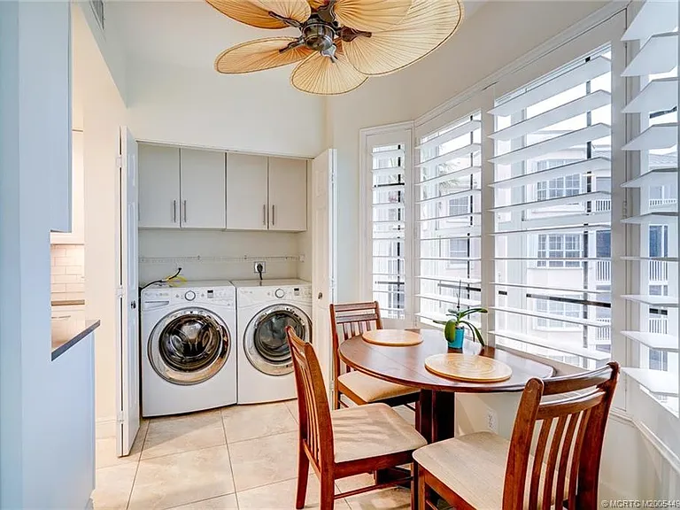 5750 NE Island Cove Way #3302 — Photo 24