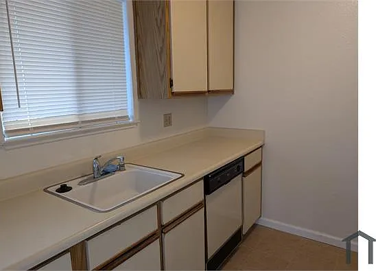 2 bed, 900 sqft, $2,450 — Photo 4