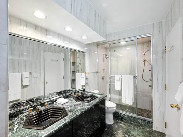 300 East 54th Street image 3 of 9