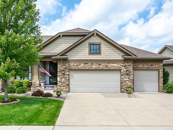 2nd image of 1002 Eagle Creek Blvd SW