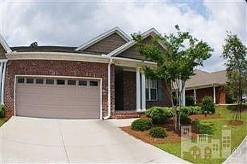2nd image of 1121 Greensview Cir