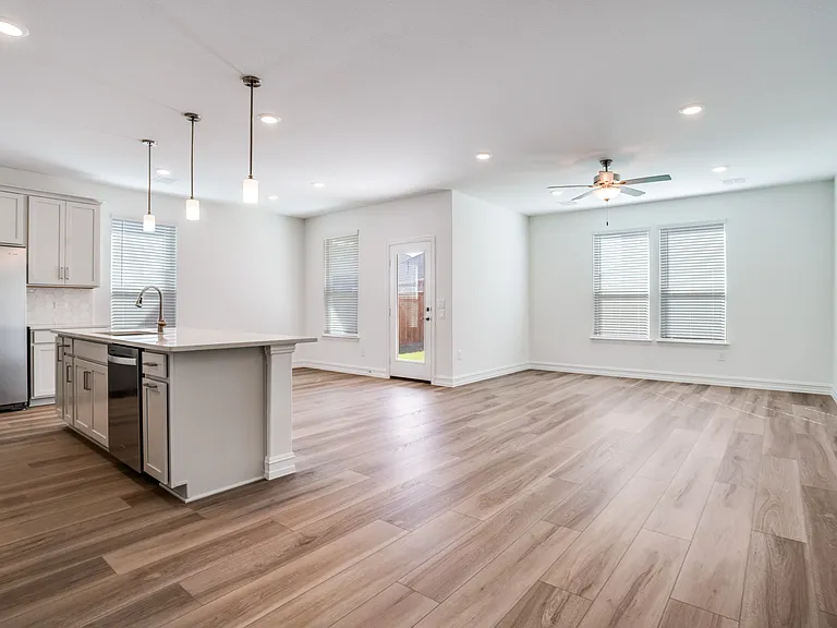1600 Tyler Dr — Photo 14