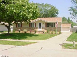 35453 Grovewood Ave, Eastlake, OH