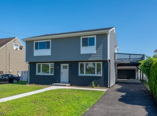 214 Alberta Dr, Saddle Brook, NJ 07663