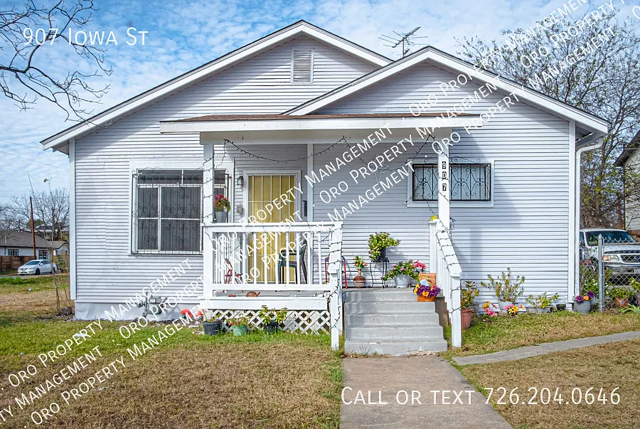907 Iowa St