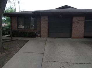 152 Innsbrook Dr #2, Streamwood, IL 60107