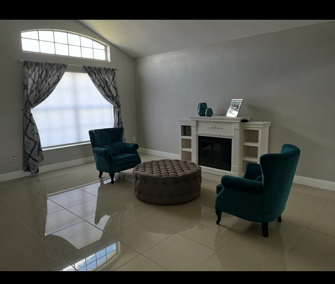 4 bed, 2.5 bath, 2008 sqft, $2,700 — Photo 2
