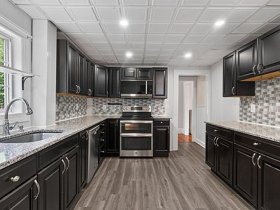 4th image of 33 Pierpont St