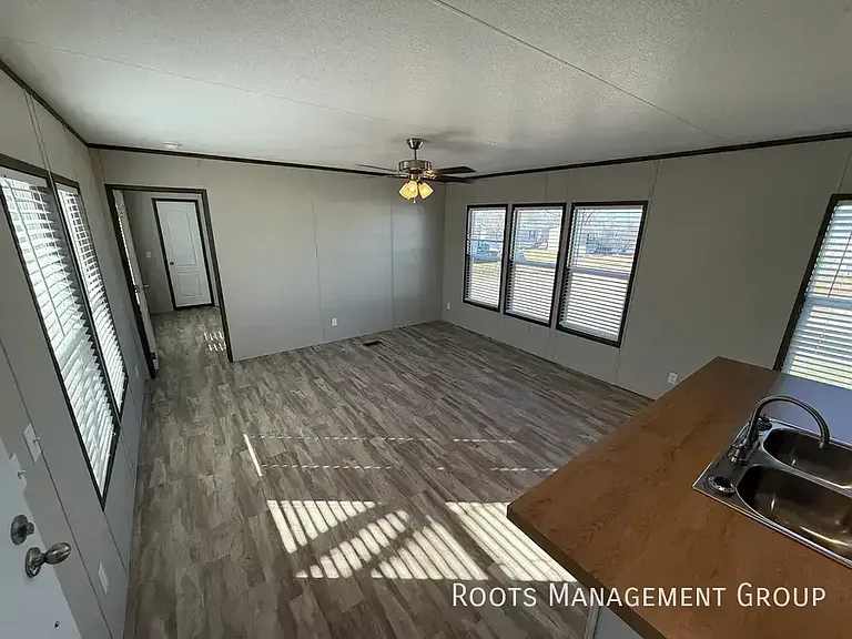 137 Eldridge Ln #137 — Photo 3