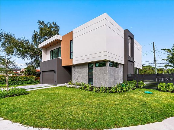 2nd image of 4401 SW 14th St