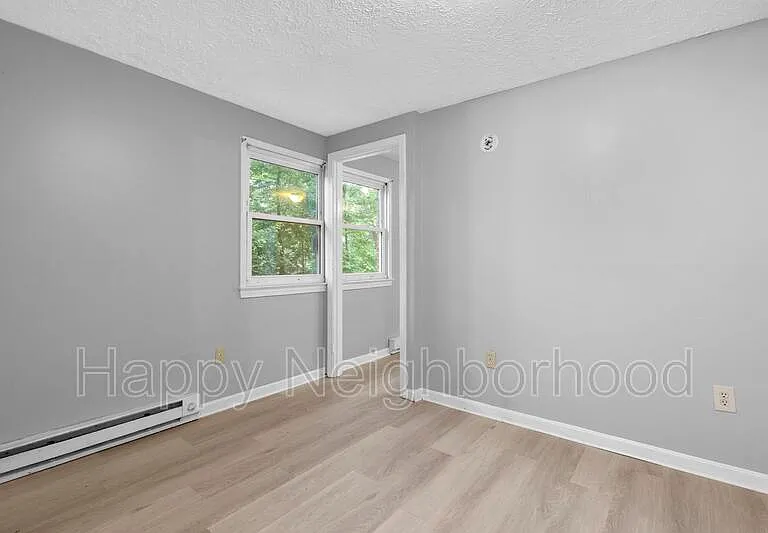 451 Divinity St #I — Photo 7