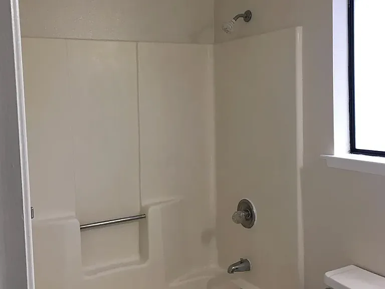 Bathtub/shower