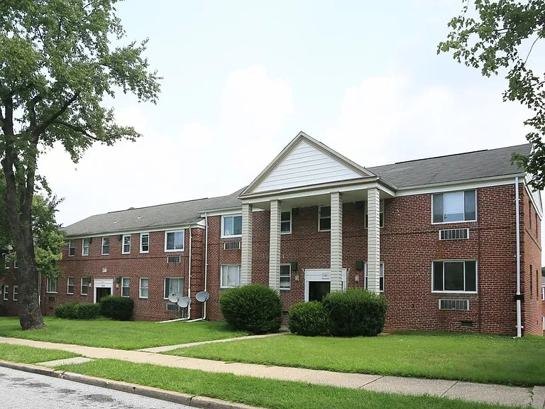 Wildwood Gardens Apartments — Photo 22