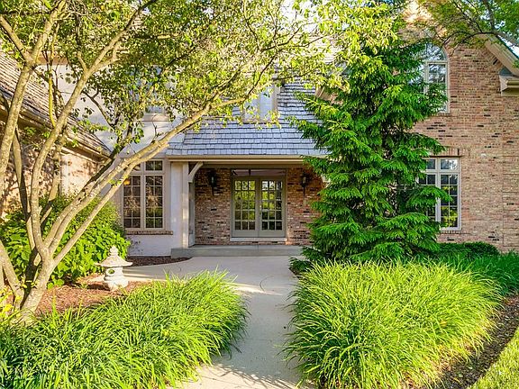 2nd image of 5541 Churchill Ln