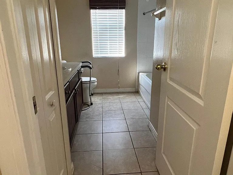 8417 Canterbury Lake Blvd — Photo 19