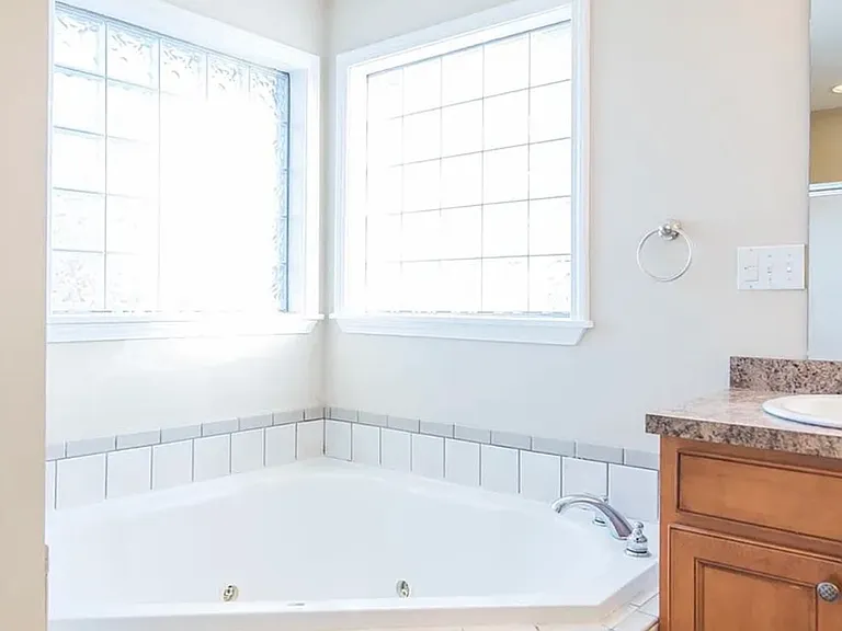 618 Hampton Way #A — Photo 16