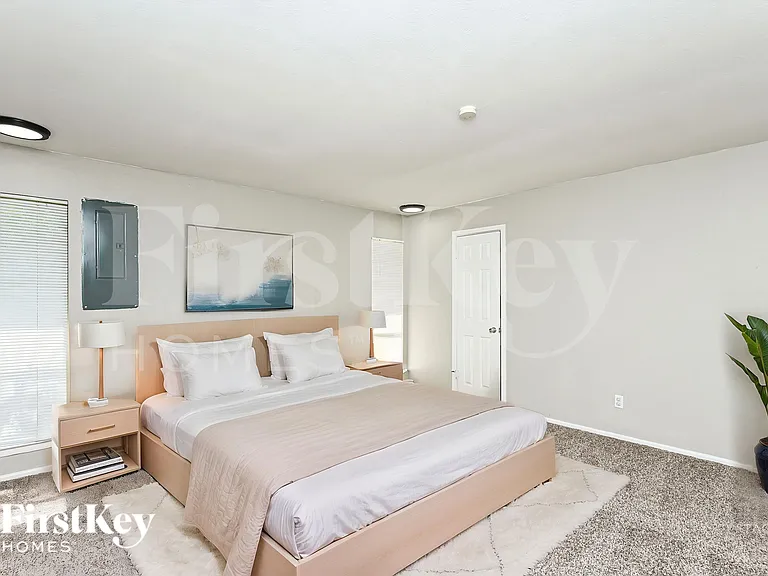 2908 Portales Dr — Photo 11