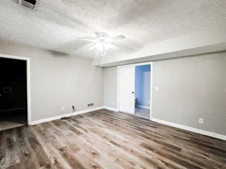 6410 Janton Way — Photo 28