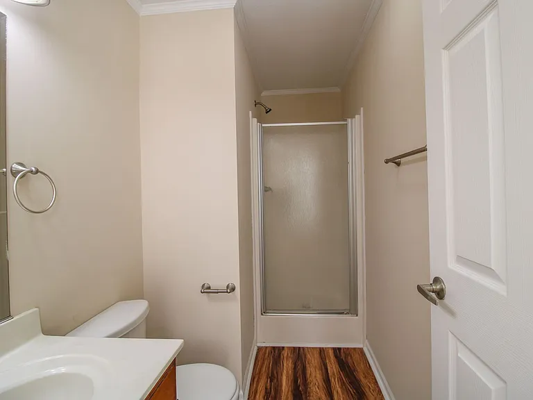 124 Meadows Ln — Photo 15