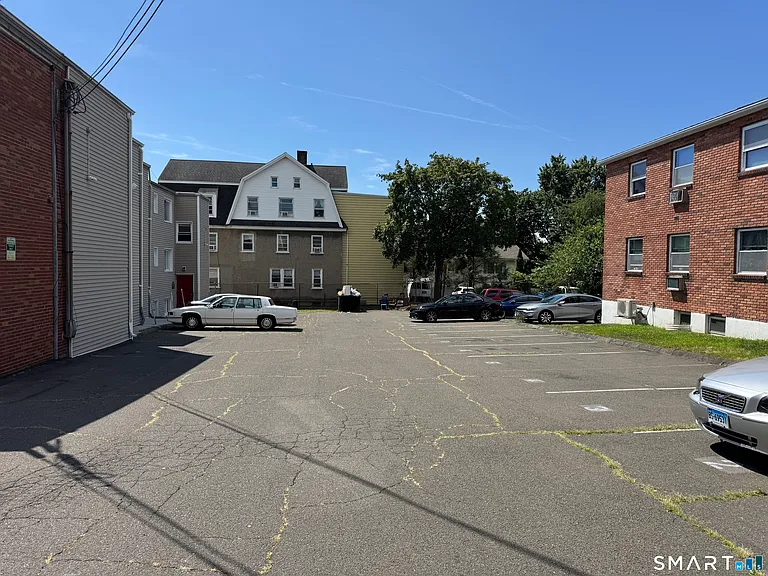 36 Woodbury Ave #2F — Photo 11