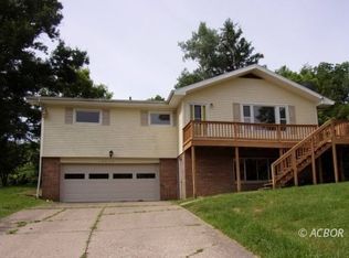 9039 Echo Ln, Athens, OH