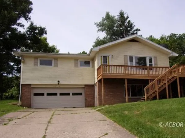 9039 Echo Ln, Athens, OH 45701