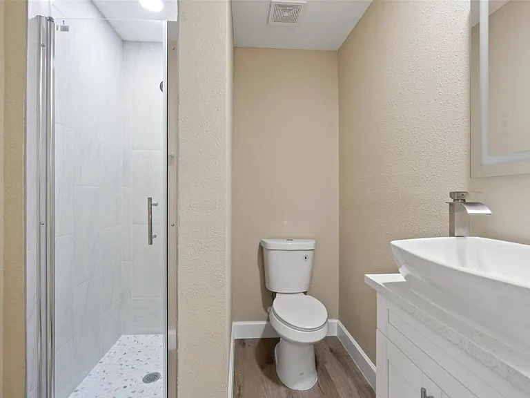 2708 W Nassau St — Photo 5