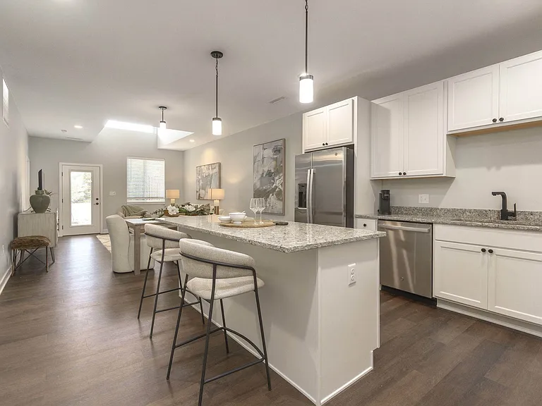 Woodview Commons — Photo 43