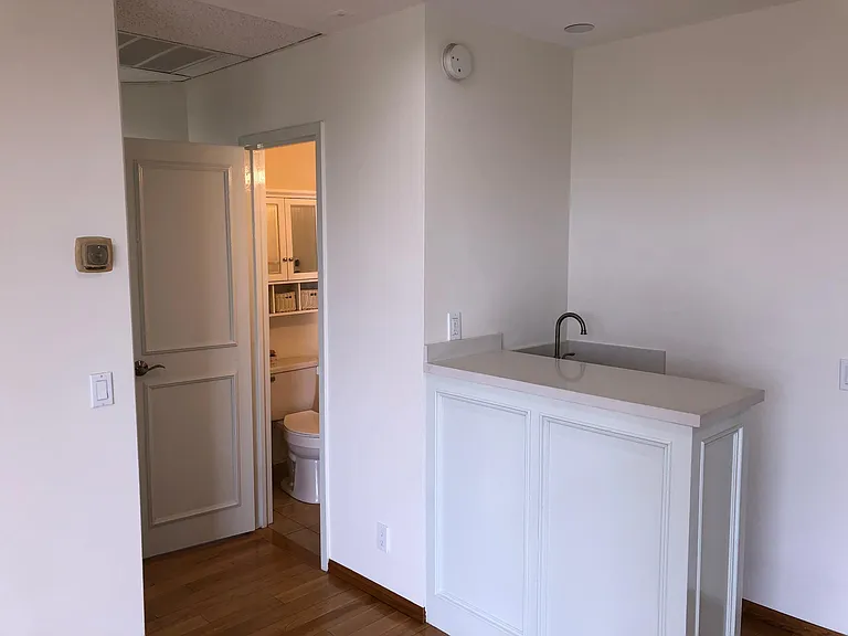 100 S Doheny Dr #523 — Photo 42