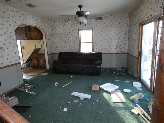 2nd image of 119 Columbia St