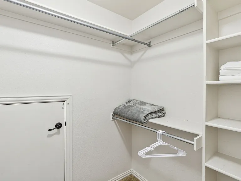2304 Miller Ct — Photo 22
