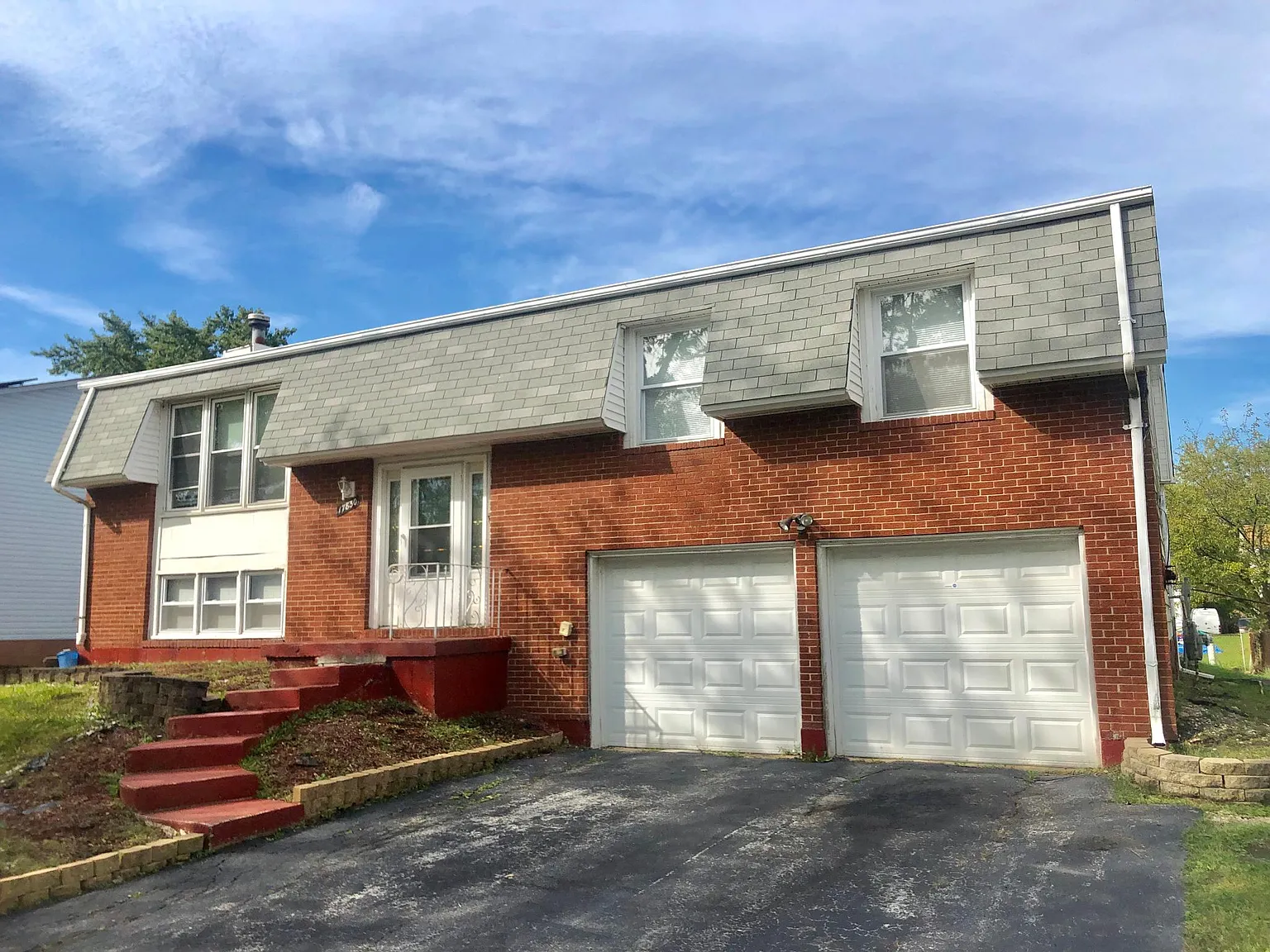 4 bed, 1.5 bath, 2350 sqft, $3,185 — Photo 1