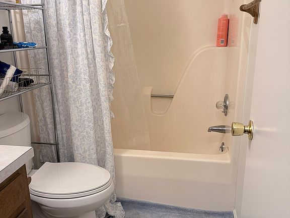 3rd image of 4264 Waterlick Rd APT B