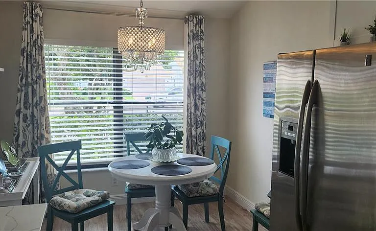425 Fox Den Cir — Photo 12