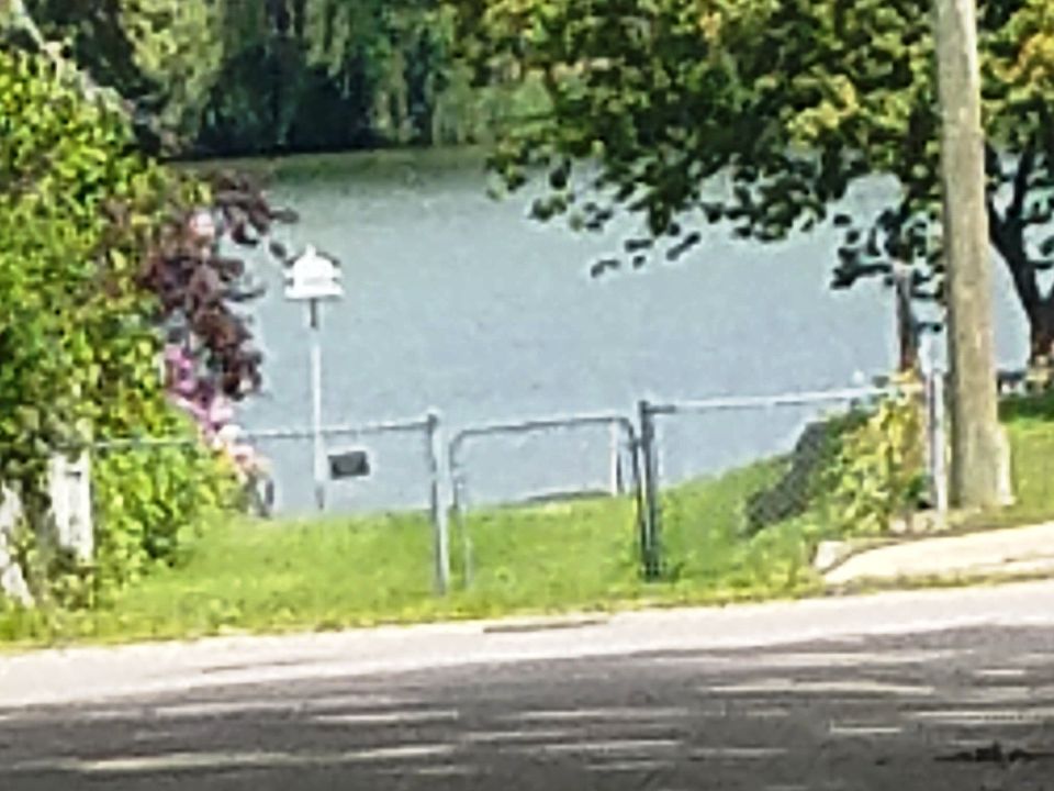 Steps away from the lake!