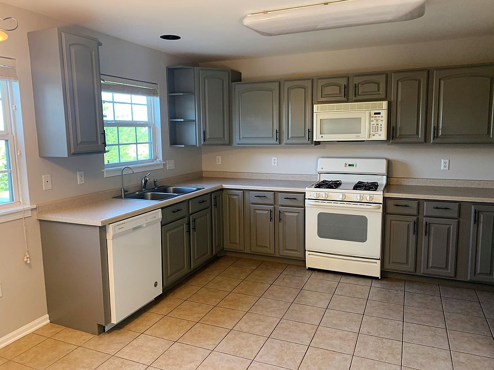 1st image of 1150 Park Dr
