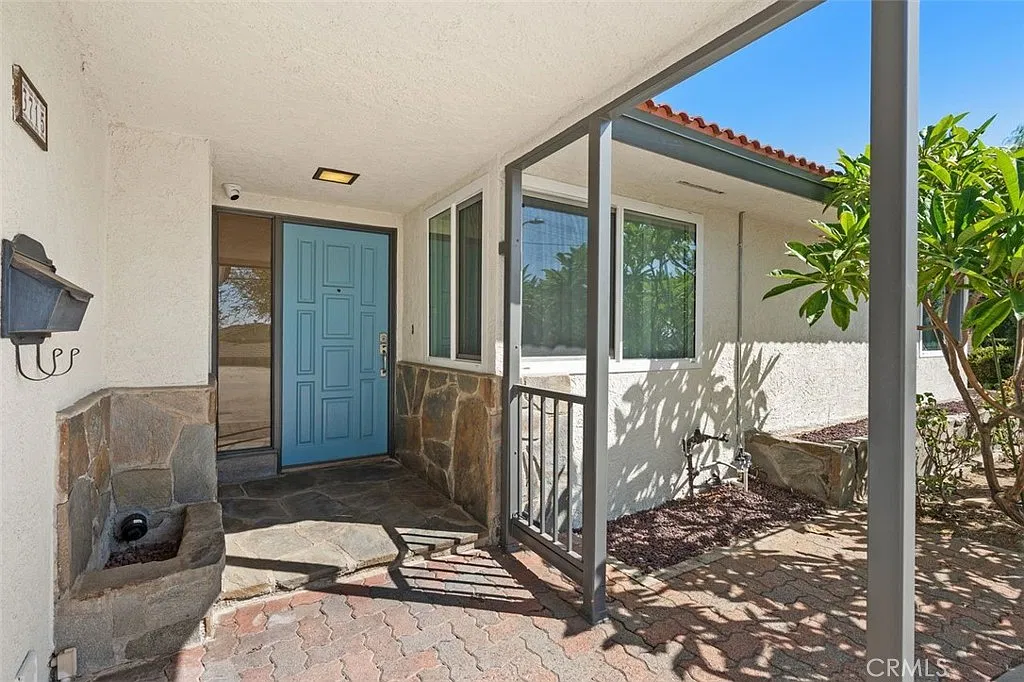 4 bed, 1954 sqft, $6,700 — Photo 4