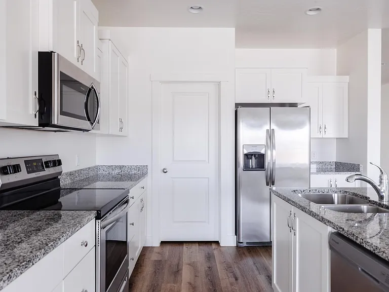 1889 E Honeycomb Dr — Photo 15