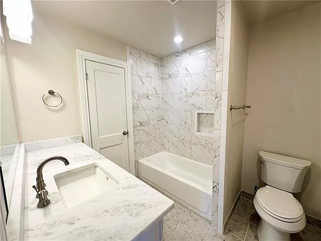 914 N Broad St — Photo 17